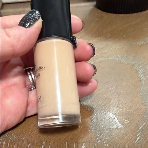 Giorgio Armani Luminous Silk Foundation - Perfect Glow - Picture 2 of 4